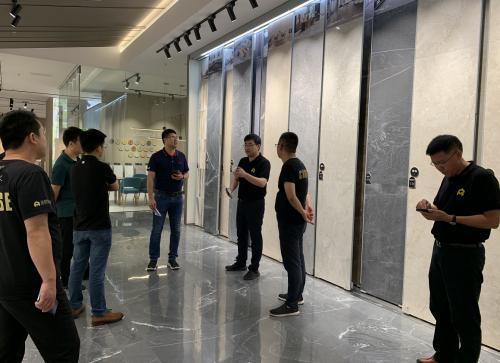 金螳螂家深入工廠，甄選高端精品，技術交流引領行業新風尚